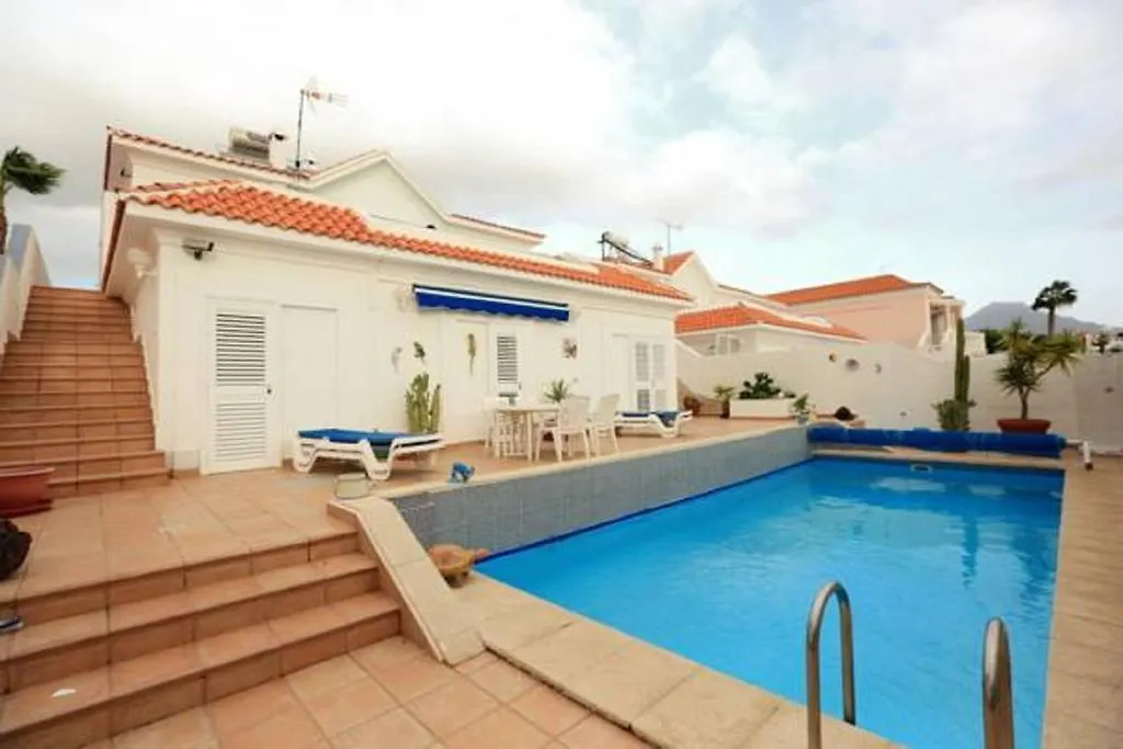 Anvela Villa Callao Salvaje